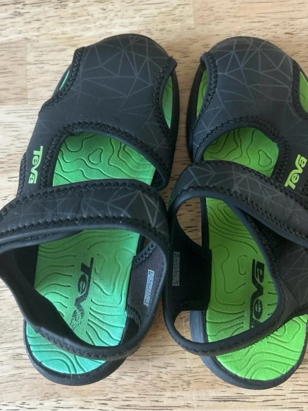 Teva Kids Black & Green Adjustable Sports Sandals, Size 13, Good Condition.